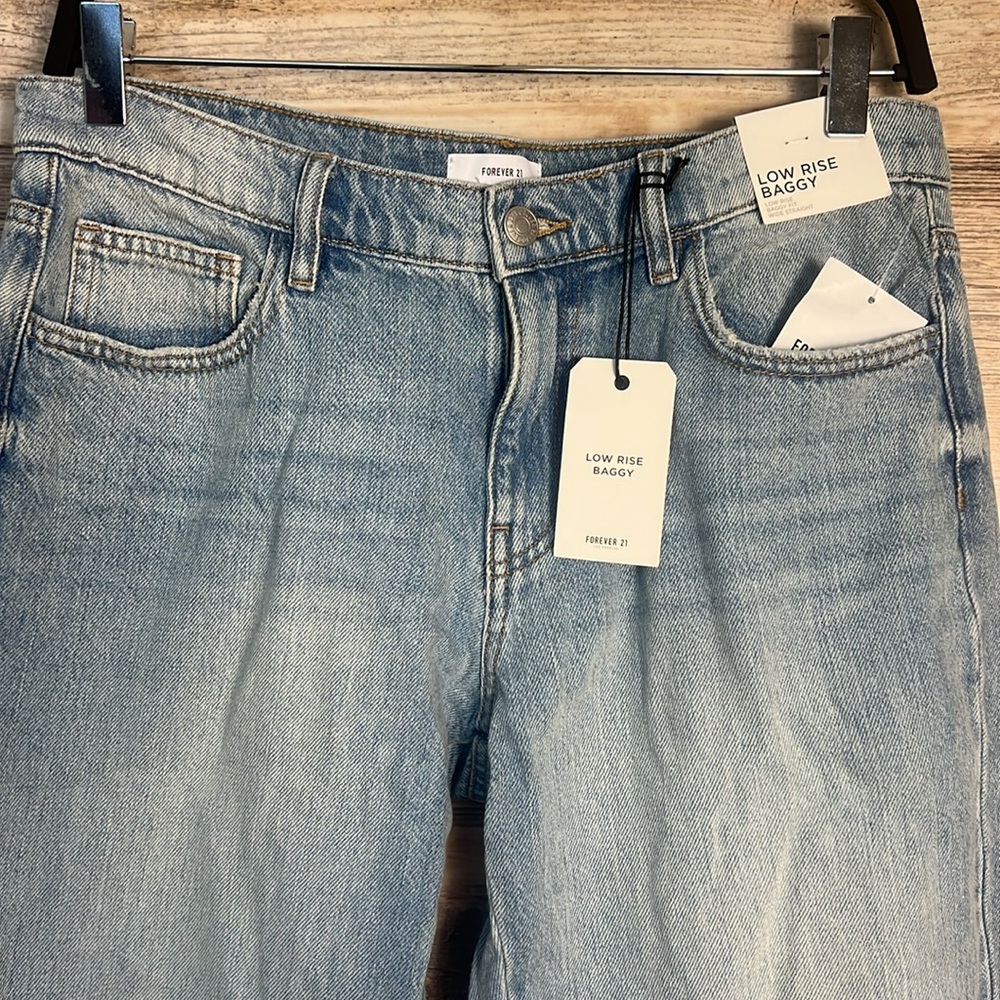 Forever 21 Women's Low Rise Baggy Jeans NWT - Picture 2 of 3